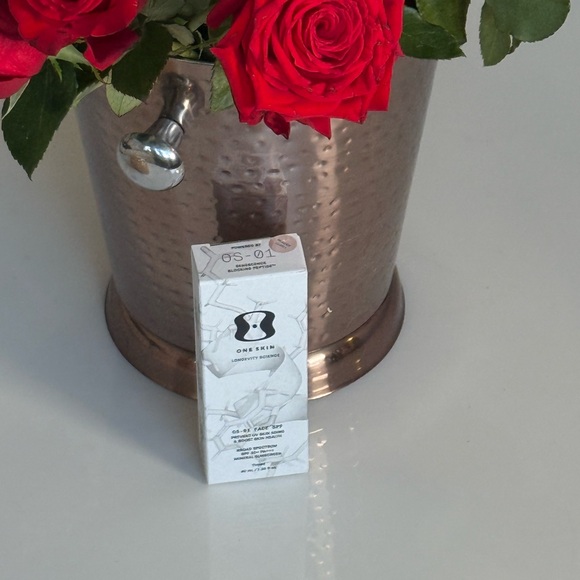 New beauty products by ONE SKIN - Picture 3 of 6